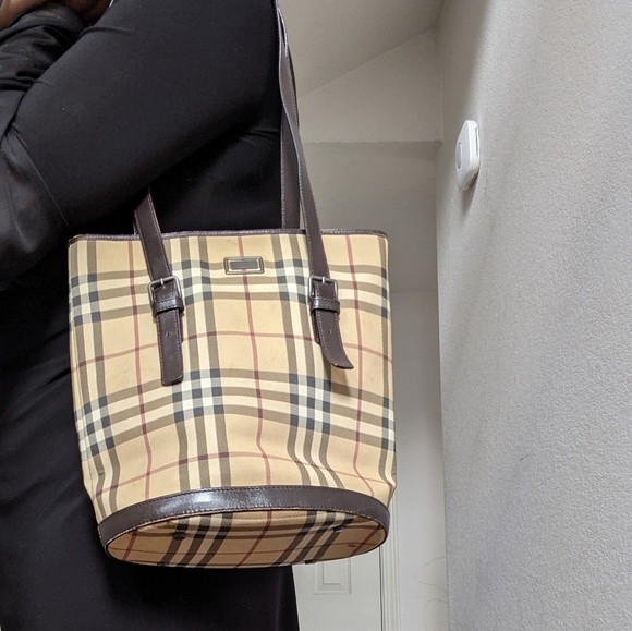 Authentic Burberry Nova Check Shoulder HandBag PVc - Picture 1 of 11